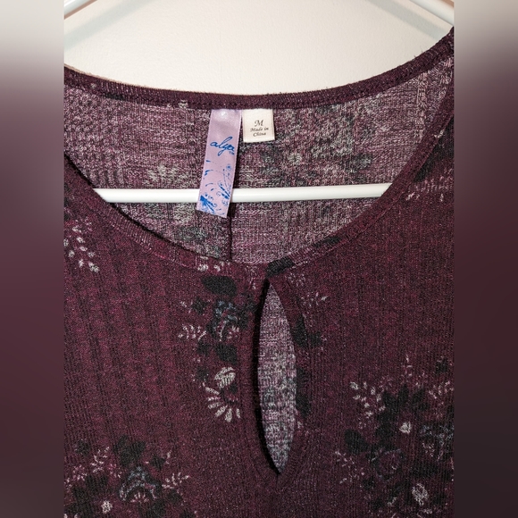 Burgundy Floral Keyhole Dress - Picture 3 of 5